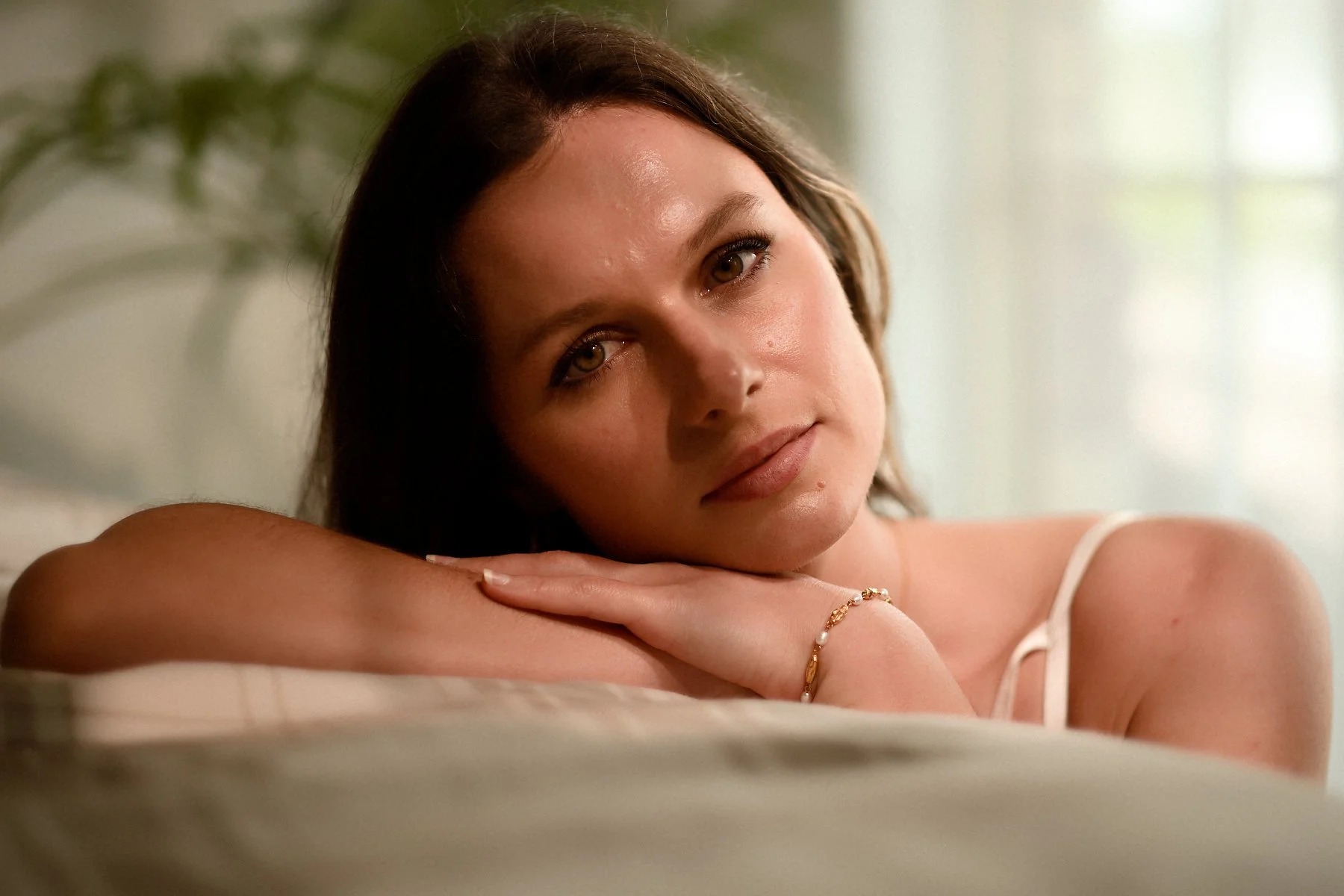 Saskia boudoir session — frame 9