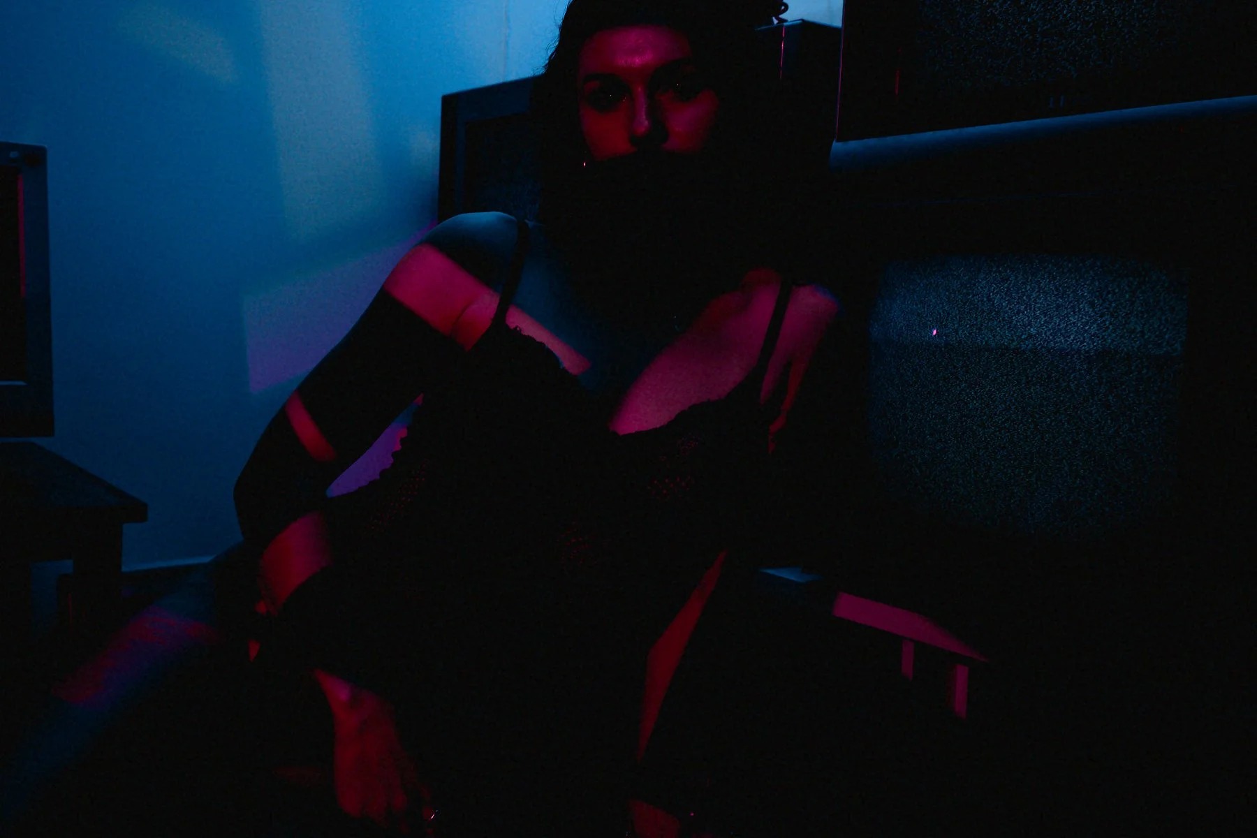 Saskia boudoir session — frame 13