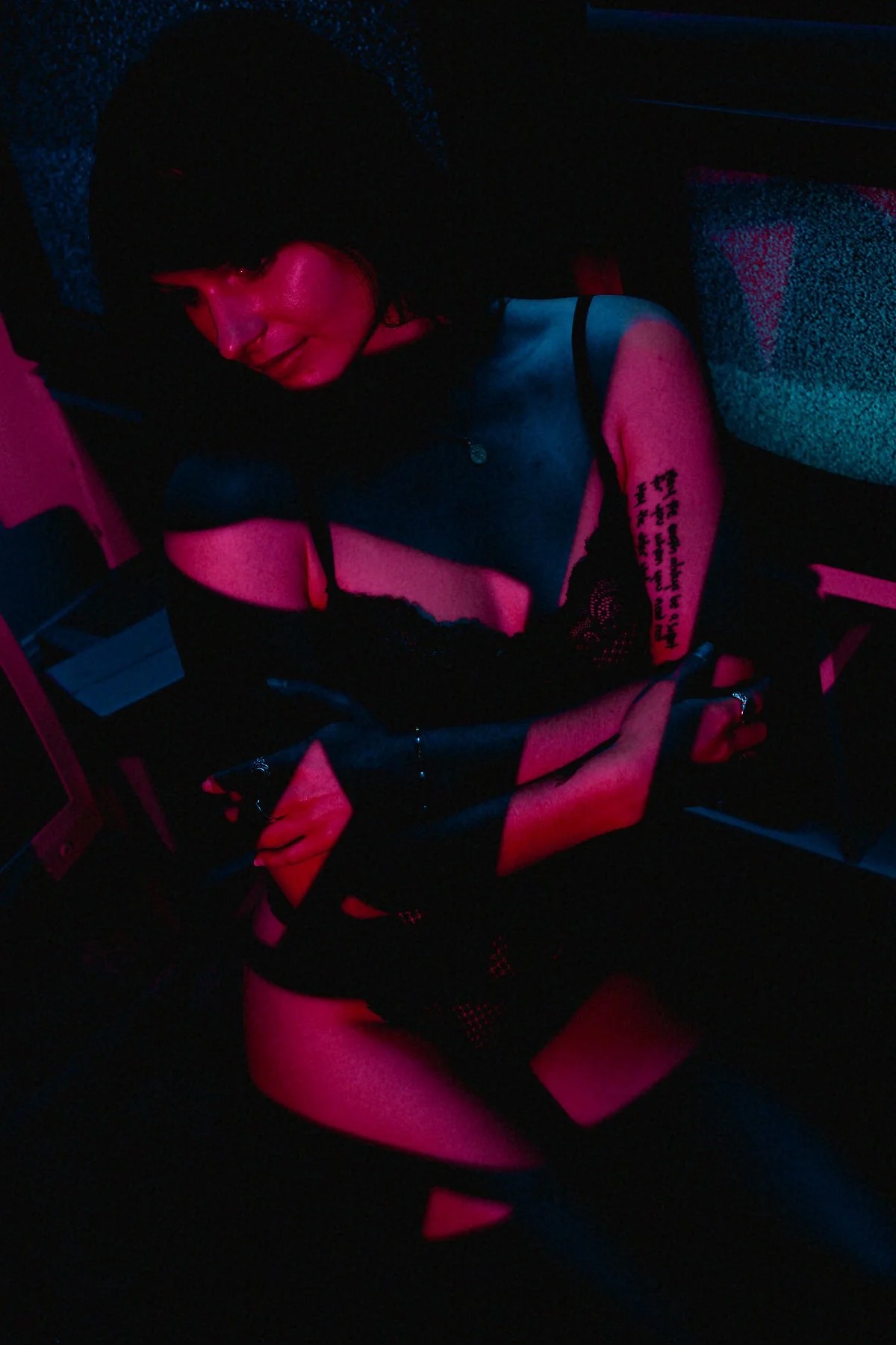 Saskia boudoir session — frame 18